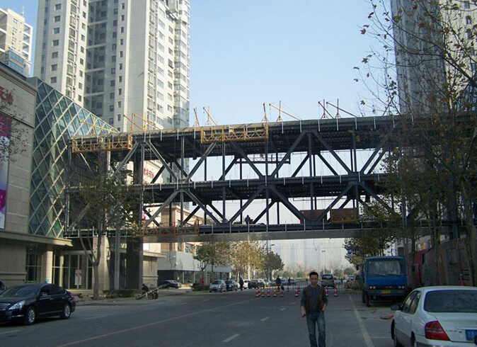多层钢结构天桥（商业街）